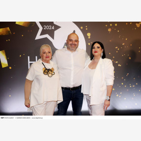 HAIR AWARDS 2024 BY ESTETICA HELLAS: ΛΑΜΨΗ ΚΑΙ ΓΟΗΤΕΙΑ ΣΤΟΝ ΚΟΡΥΦΑΙΟ ΘΕΣΜΟ ΤΗΣ ΧΩΡΑΣ ΓΙΑ ΤΗΝ ΑΝΑΔΕΙΞΗ ΤΗΣ ΚΟΜΜΩΤΙΚΗΣ ΤΕΧΝΗΣ!