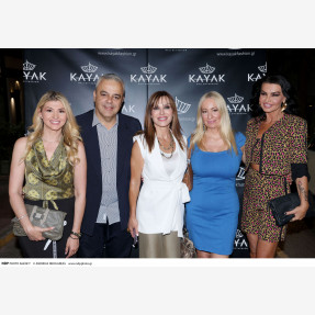 Fashion Meeting….στο 1 Year Anniversary Party της γνωστής αλυσίδας επώνυμων ρούχων “Kayak Hall of Fashion” στο Κολωνάκι !