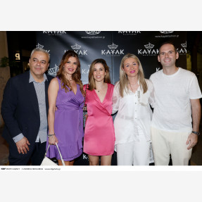 Fashion Meeting….στο 1 Year Anniversary Party της γνωστής αλυσίδας επώνυμων ρούχων “Kayak Hall of Fashion” στο Κολωνάκι !