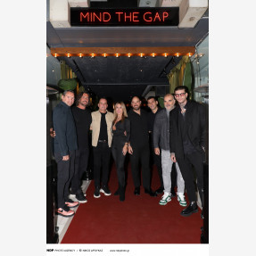 Το αδιαχώρητο στο Grand Opening του αγαπημένου “Mind The Gap” στο Κολωνάκι, που υπόσχεται μοναδικές Κυριακάτικες βραδιές από νωρίς!