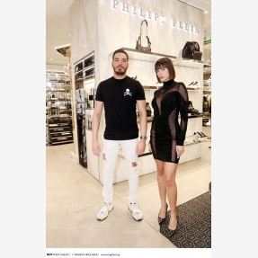 To viral instagram girl Marigona στο κατάστημα του Fashion Brand “Philipp Plein” στην Αθήνα!